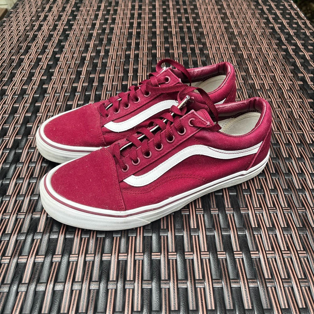 Vans Old Skool Low-Top Shoes in Maroon Red Size Men’s 10.5